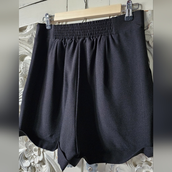 Black tailored trouser shorts - Picture 9 of 16